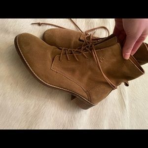 Steve Madden Suede Flat Lace Up Boots.